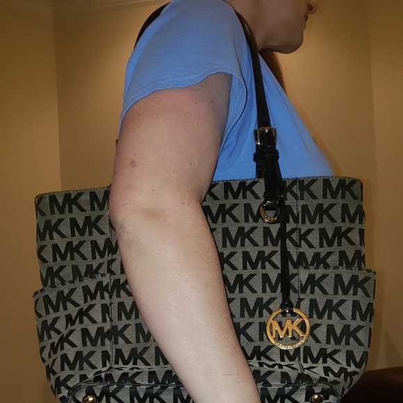 Michael Khors shoulder bag - Picture 1 of 7